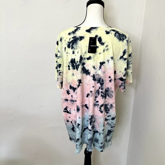 Torrid Top Short Sleeve Multicolor‎ Tie dye Size 2x 18-20 Nasa Graphic Print - Picture 8 of 16